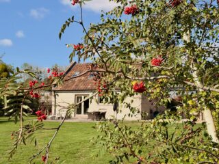 The antidote to exhaustion, can be found @yewtreefarmsomerset .
.
.
.
.
.
#weekendvibes #holidaycottagesuk #staycationuk #weekendbreak #countrylife